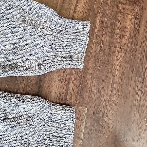 J McLaughlin sweater size XL - Picture 4 of 8